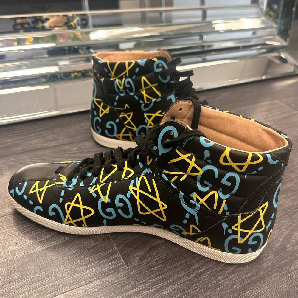 Gucci ghost sneakers,size 10 graffiti print